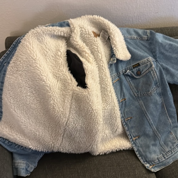 Women’s wrangler jean jacket - Picture 5 of 6